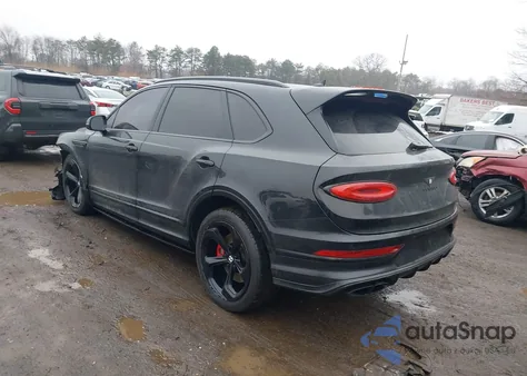 2022 Bentley Bentayga S/V8 z USA, uszkodzony, nr VIN SJAAM2ZV5NC011277